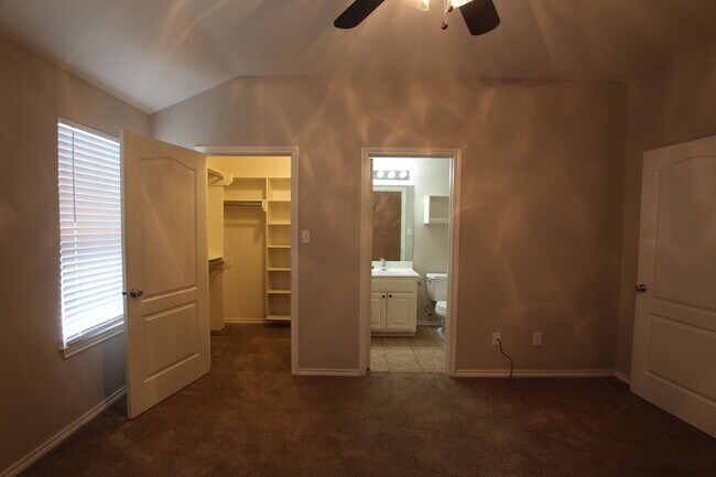 Building Photo - 18065 Loring Ln
