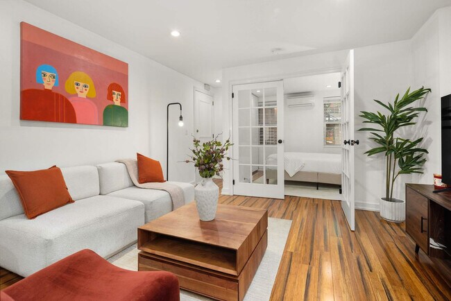 Building Photo - 49 W 16th St