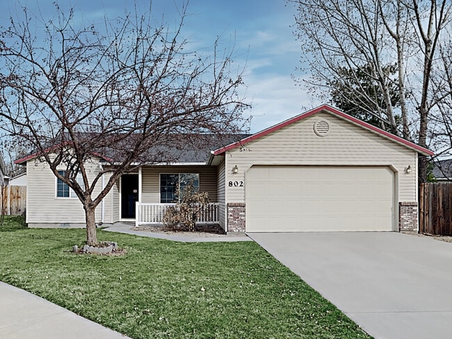 Building Photo - 802 NW 9th Pl