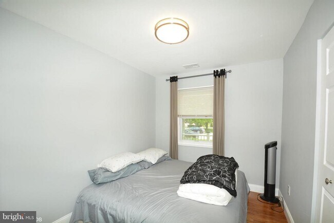 Building Photo - 6317 Everglades Dr
