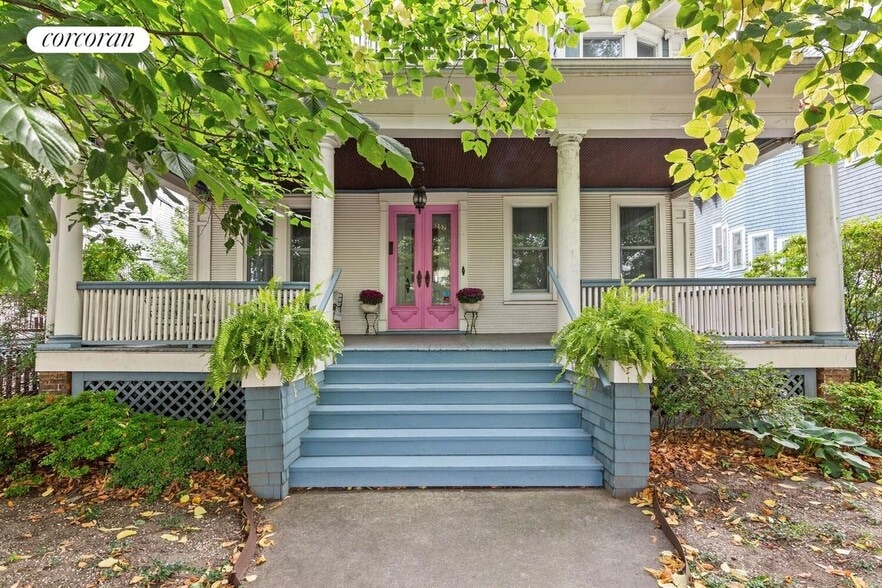 Primary Photo - 257 E 19th St