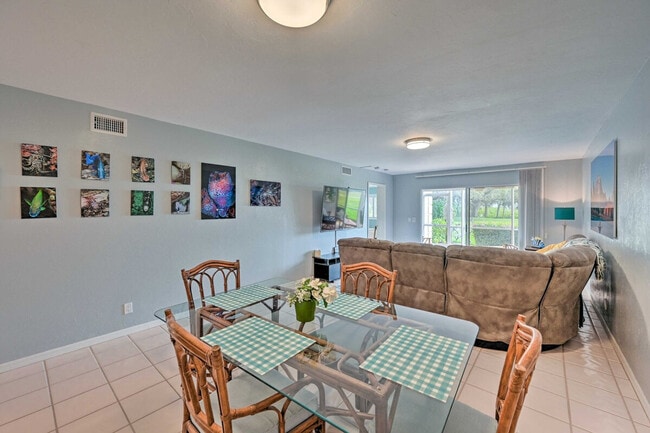 Building Photo - 320 Horse Creek Dr