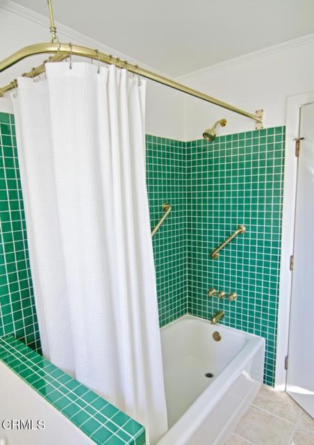 Building Photo - 4544 Hillard Ave