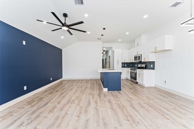 Building Photo - 9001 Nyssa St