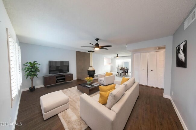 Building Photo - 2625 S Los Feliz Dr