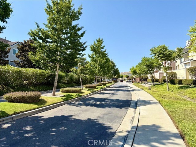 Building Photo - 2800 Plaza del Amo