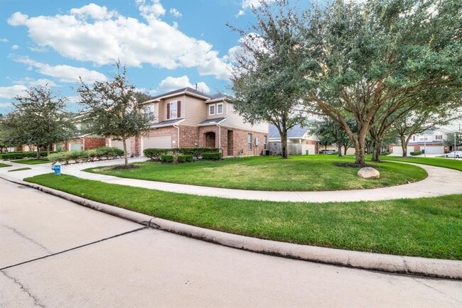 Building Photo - 5339 Brookway Dr