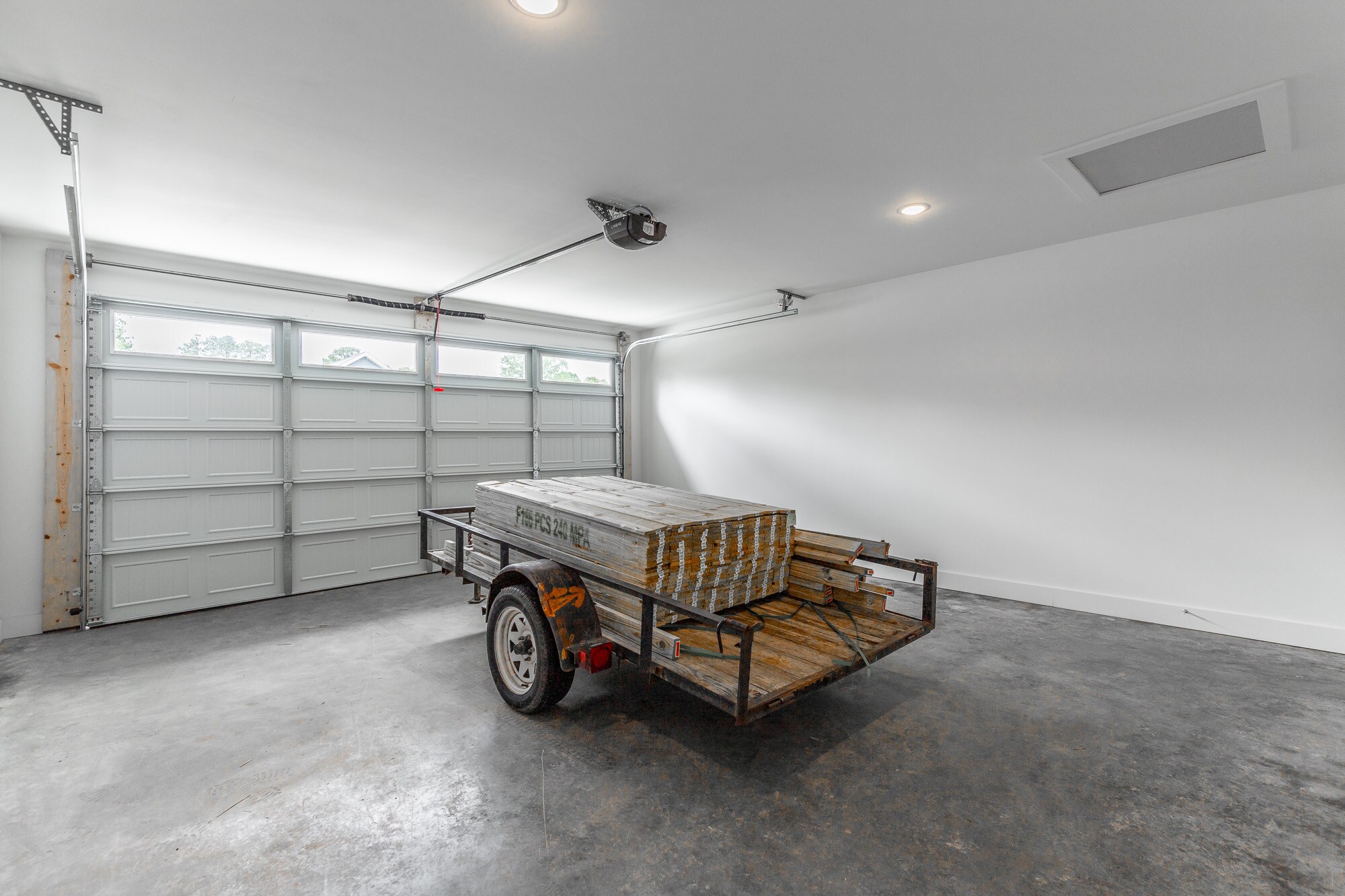 Building Photo - 4646 Heiskell Dr