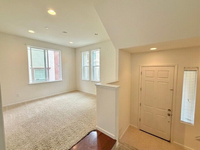 Building Photo - $4,400 / Beautiful 3BR + Bonus Room / 2.5BA Single-Family Home in Warm Springs, Fremont