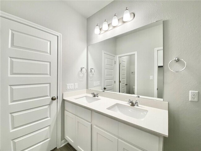 Building Photo - 1509 Longhorn Ranch Dr