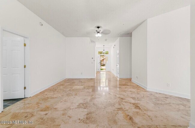 Building Photo - 2471 Coachman Lakes Dr