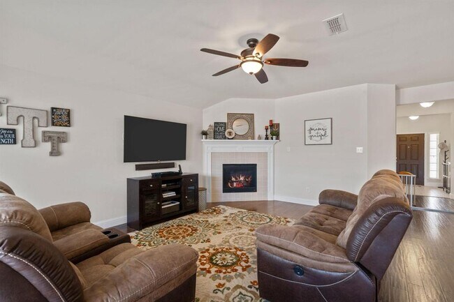 Building Photo - 1813 Ranch Trail Rd