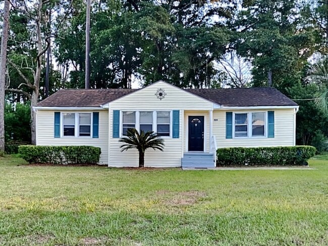 Building Photo - 2896 Capper Rd