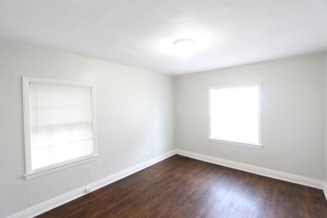 Building Photo - Belview Heights!! Cute! Cute! Cute!
