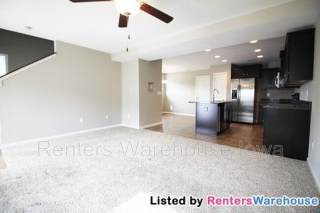 Building Photo - 9155 Coneflower Dr