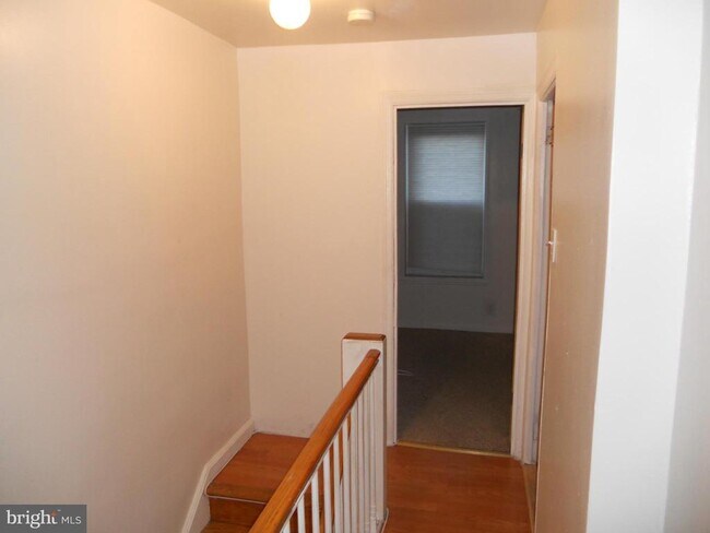 Building Photo - 3128 N Shedwick St