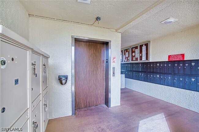 Building Photo - 7402 Lake Breeze Dr