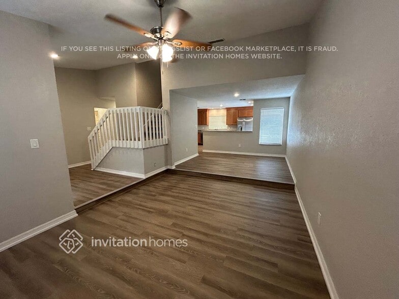 Building Photo - 548 Oak Creek Dr