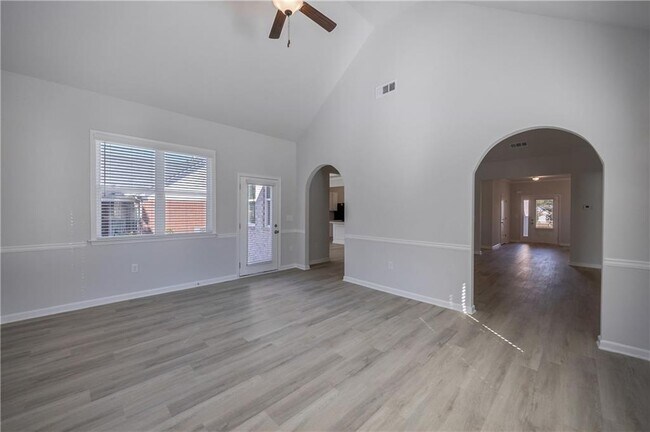 Building Photo - 853 Crossroads Ct