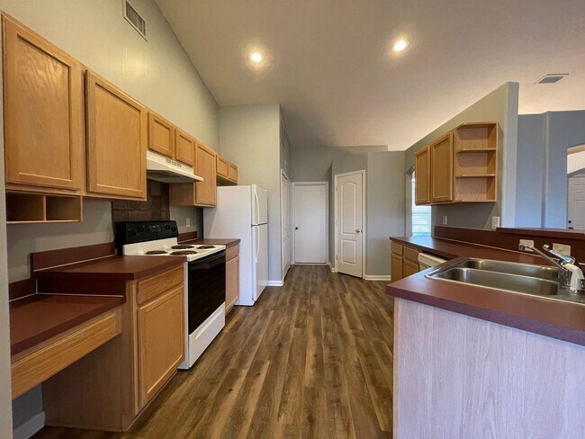 Building Photo - ** Coming Soon ** 3 Bedroom in Plum Tree