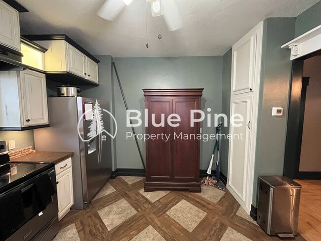 Building Photo - 542 K St