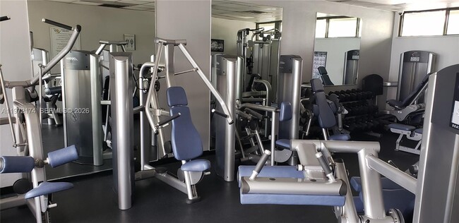 Building Photo - 1901 N Ocean Blvd