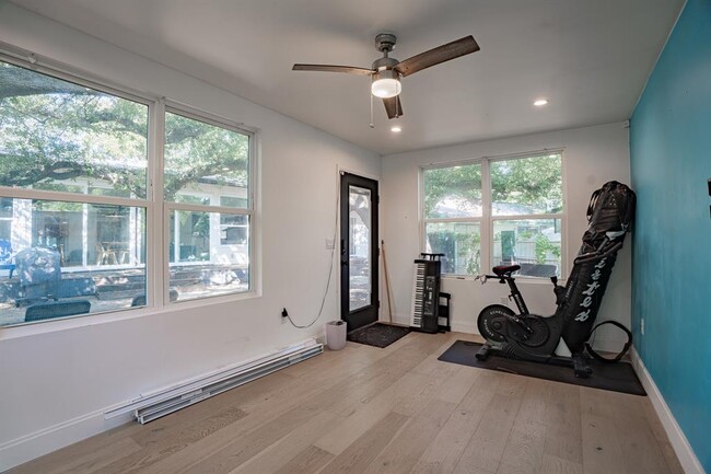 Building Photo - 12225 Wallingstone Ln