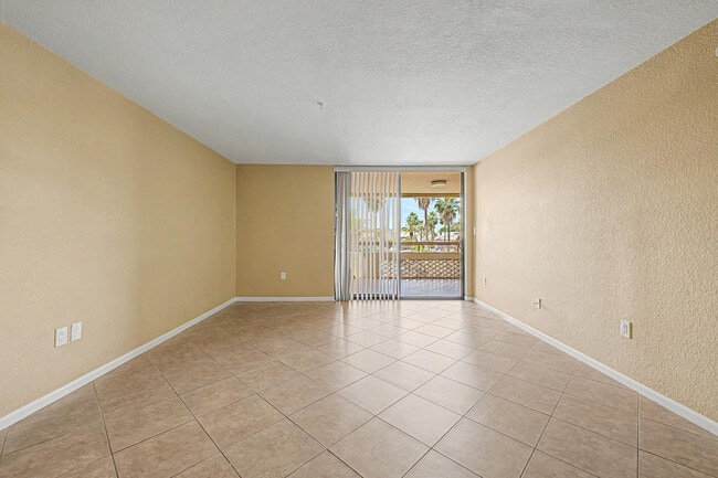 Building Photo - 4200 N Miller Rd