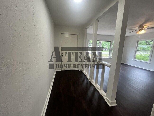 Building Photo - Fully Remodeled 3 Bedroom 2 Bathroom
