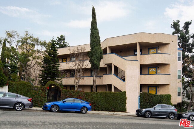 Building Photo - 3375 Descanso Dr