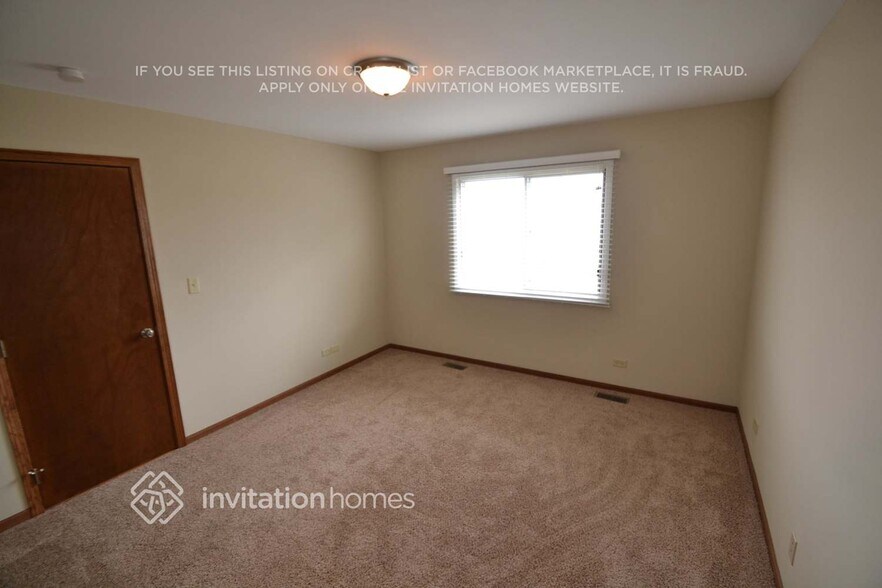 Building Photo - 328 Christine Ln