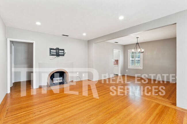 Building Photo - 1067 Perkins Way