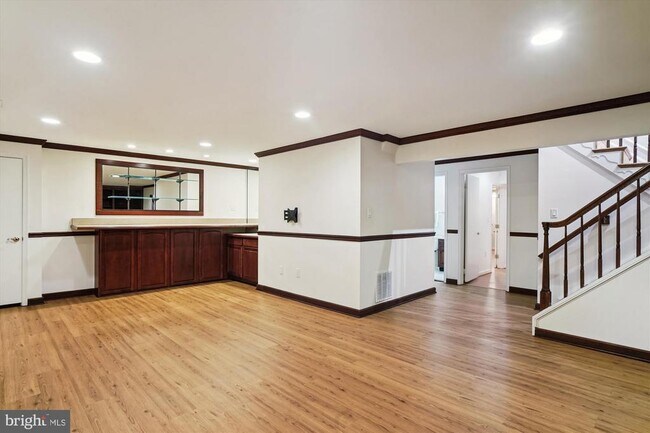 Building Photo - 10940 Brewer House Rd