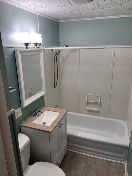 Bathroom - 119 N Washington St