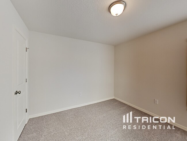 Building Photo - 7012 Everest St