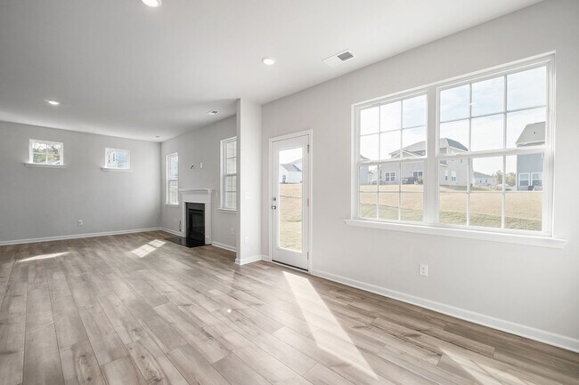 Building Photo - Very New Smart Home in the Palisades Area!