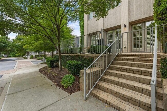 Building Photo - 878 3rd St