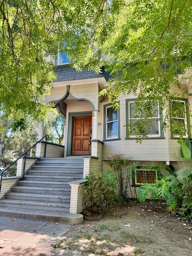Building Photo - 1828-1830 H Street