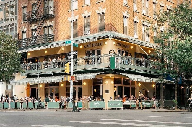 Building Photo - 300 E 85th St