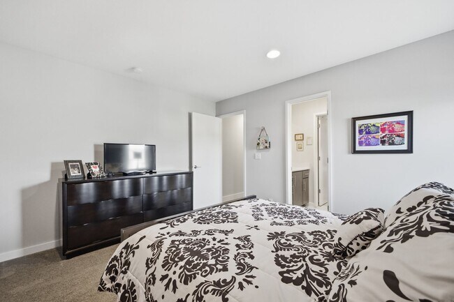 Building Photo - 4502 NW 70 Terrace