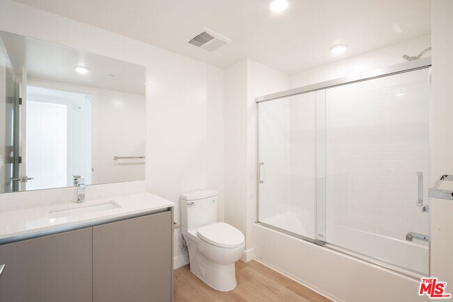 Building Photo - 1126 Cornwell St