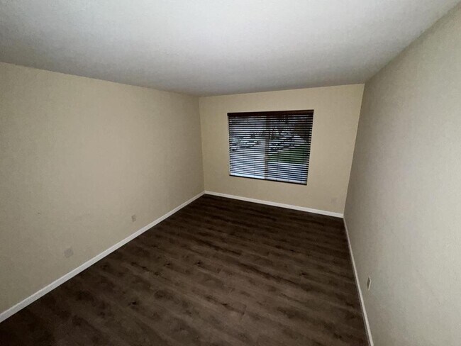 Building Photo - 3688 Pintail Dr