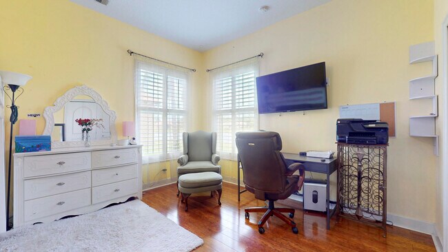 Building Photo - 885 SW Grand Reserves Blvd