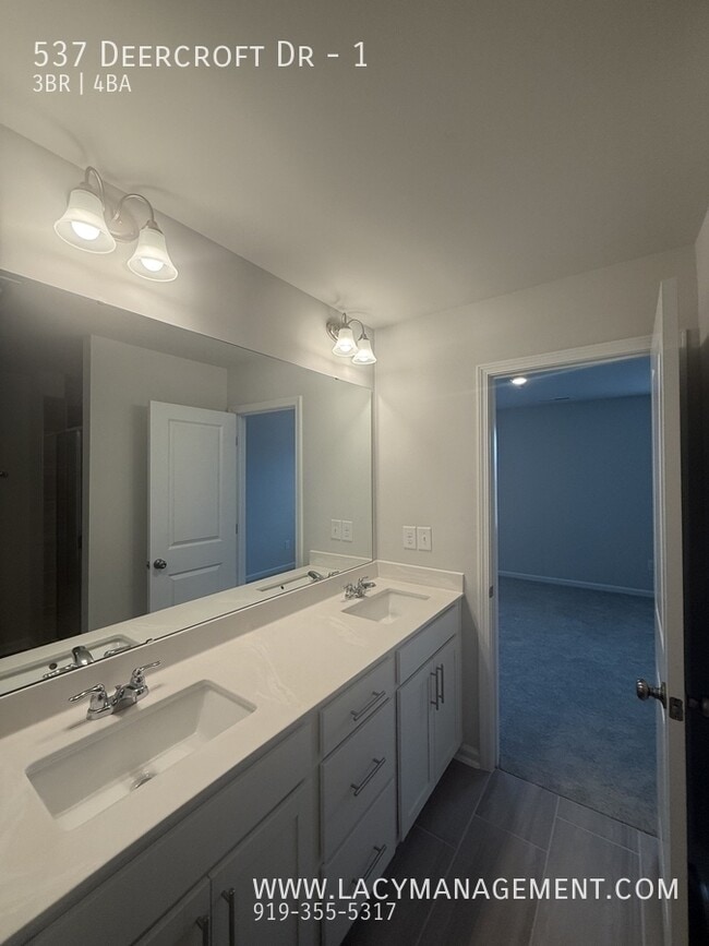 Building Photo - 537 Deercroft Dr