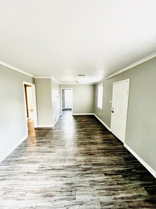 Building Photo - Section 8 Welcomed