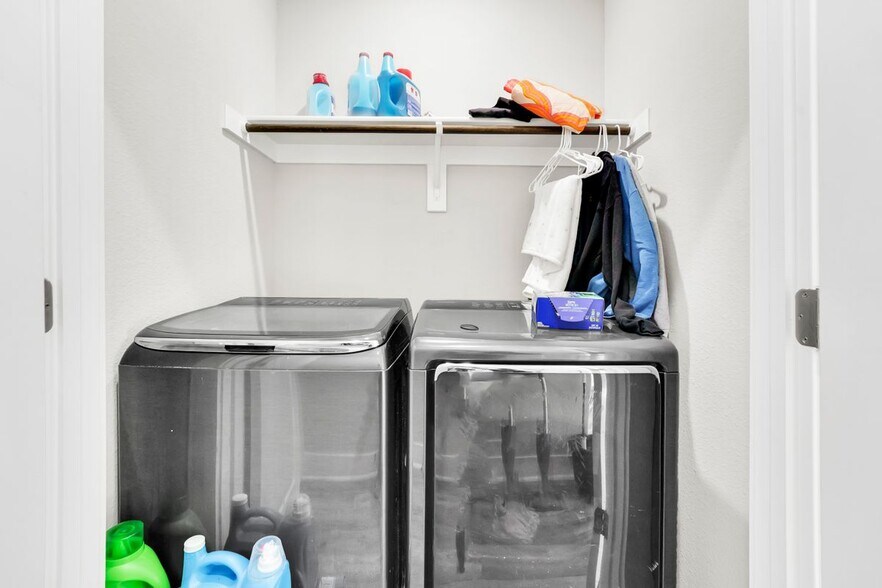 Building Photo - 4621 Collins Ave