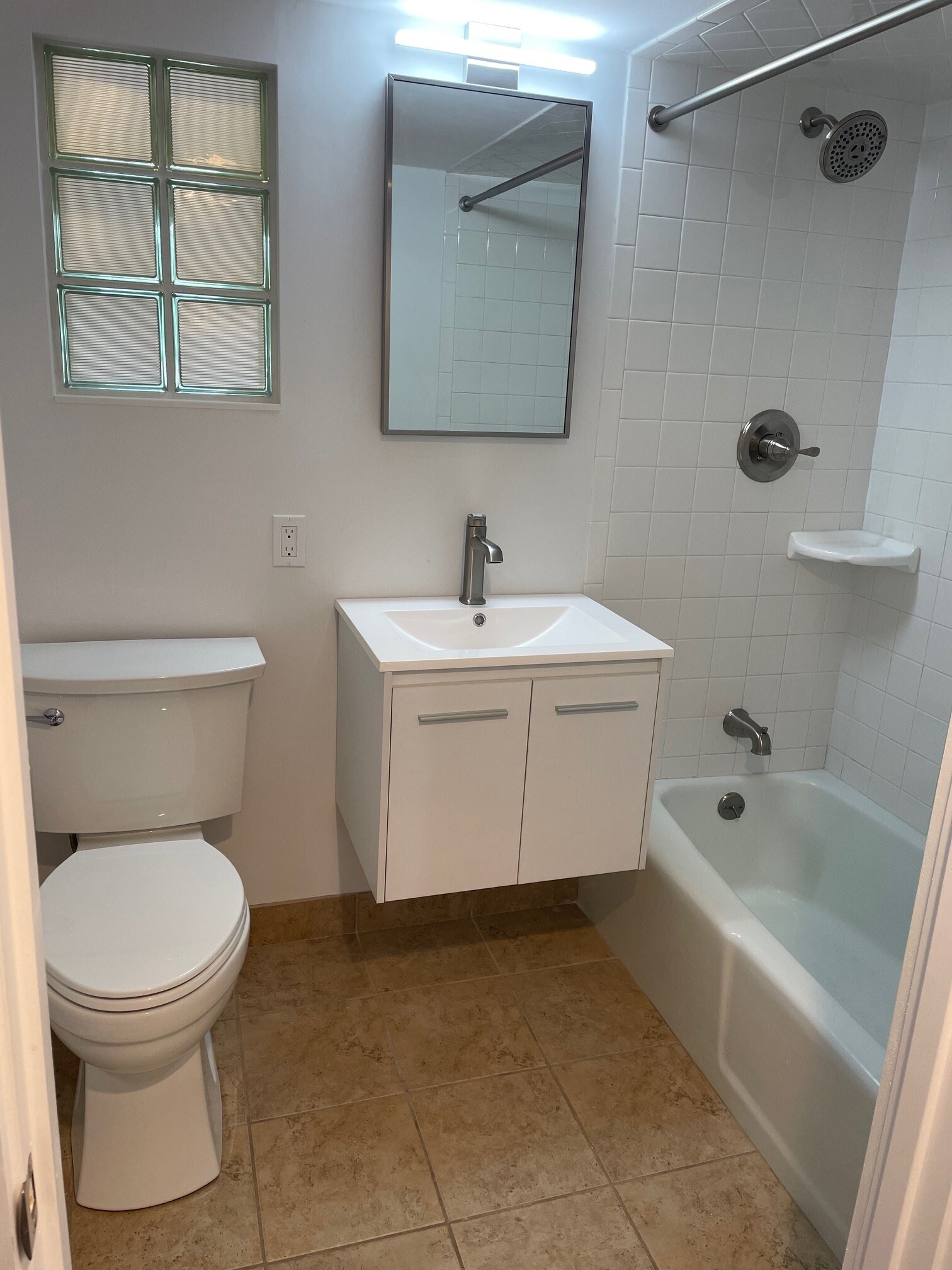 Building Photo - 13 Middle St