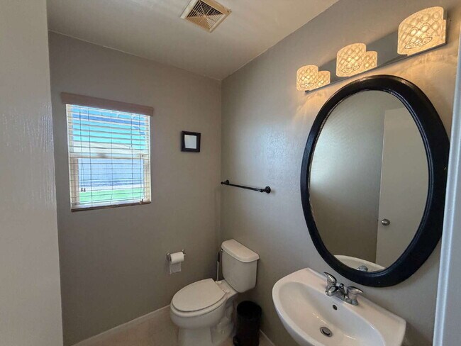 Building Photo - 3907 E Pinto Valley Rd