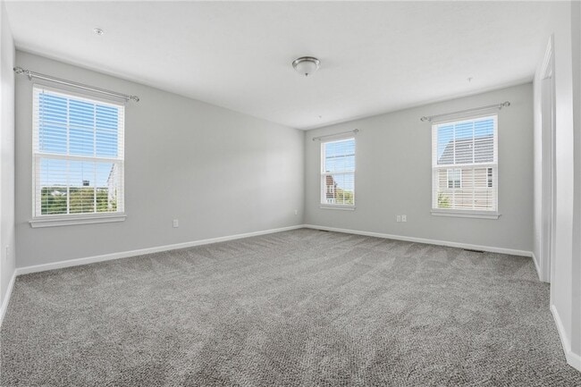 Building Photo - 202 Pointe View Dr