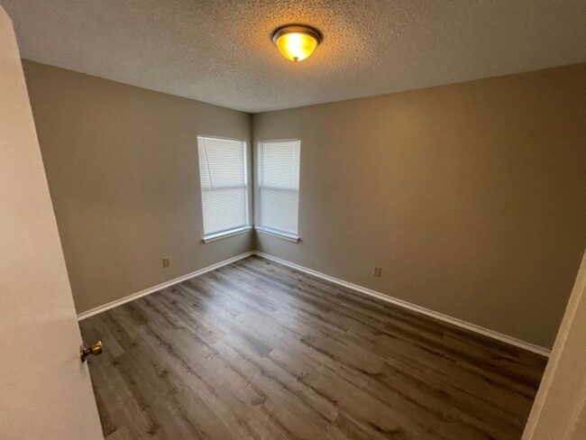 Building Photo - Coming soon..... Beautiful  3 bedroom 2 bath